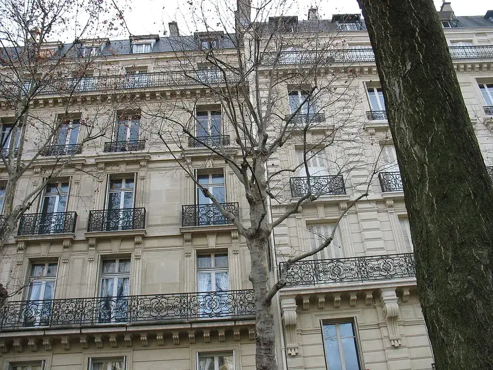 Façade d’un immeuble d’habitation à Paris